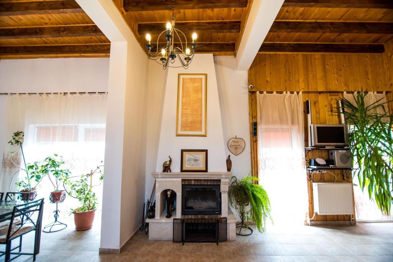 Casa Domneasca Villa Baia de Fier Eksteriør billede